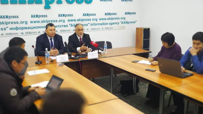 Кыргызстанда оппозициядагы партиялар “Көлөкө өкмөттү” түзүшкөнүн жарыялашты