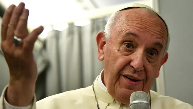 Papa Francesco, Myanmar ve Bangladeş gezisi sonrası uçakta gazetecilere konuştu.