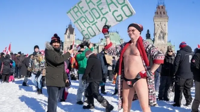 В Канаде протестуют против мандатов вакцинации