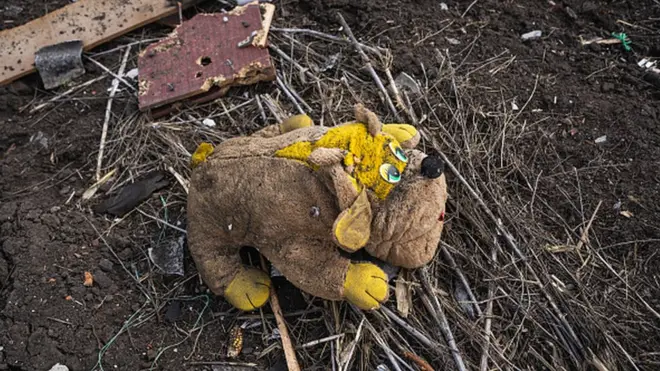 Несколкьо дней назад украинская армия вела тяжелые бои за село Малая Рогань под Харьковом. Победа осталась за ВСУ, но жизнь обычных людей изменилась навсегда