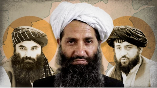 Birleştirilmiş görselde Taliban'ın üç üyesinin portre fotoğrafları yer alıyor: Solda Taliban İçişleri Bakanı Siraceddin Hakkani, ortada Taliban lideri Hibetullah Ahundzade ve sağda Afganistan Savunma Bakan Vekili Muhammed Yakup Mucahid bulunuyor.