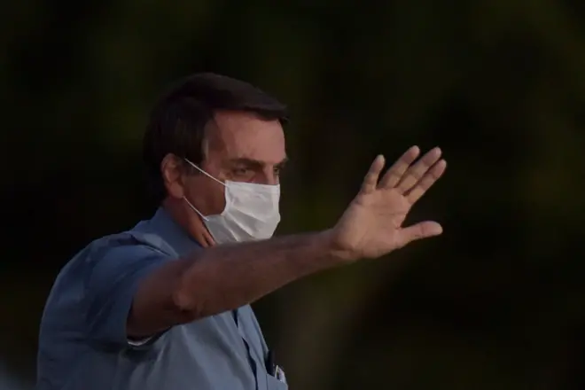 Bolsonaro durante pandemia