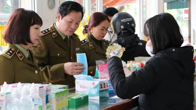 Tính đến ngày 2/2, có 85 cửa hàng kinh doanh khẩu trang vi phạm về giá