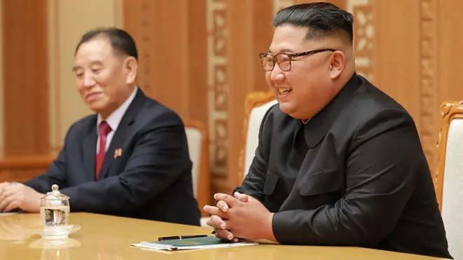 김정은 북한 국무위원장과 김영철 북한 노동당 부위원장 겸 통일전선부장