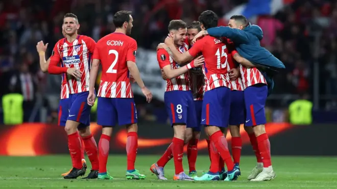 Los jugadores del Atlético celebraron la que será su quinta final europea desde que Simeone ocupó el banquillo.