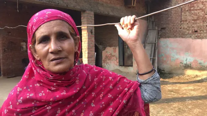 मुनेश अपने बेटे सचिन की मौत के ग़म से बाहर नहीं निकल पाई हैं