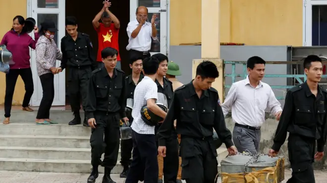 Thả con tin ở Đông Tâm hôm 22/4