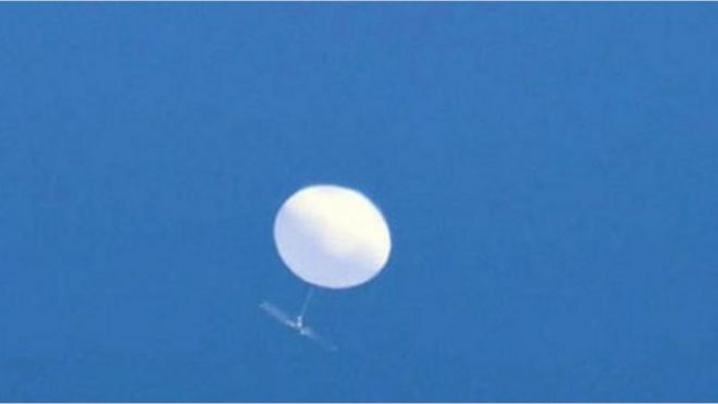 在台灣上空被拍下的疑似中國間諜氣球