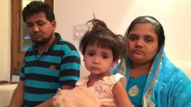 සැමියා සහ දරුවන් සමඟ තැනින් තැන යමින්