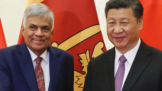 बीते 16 मई को बीजिंग में चीन के वन बेल्ट वन रोड इनिशियेटिव बैठक में श्रीलंकाई राष्ट्रपति रानिल विक्रमसिंघे और चीनी राष्ट्रपति शी जिनपिंग