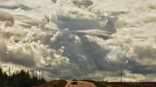 Это фото 2015 года, перед грозой в районе Уржума (Кировская область)
