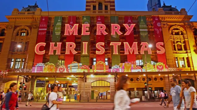 Подозревамые по версии полиции планировали на Рождество атаковать, в том числе вокзал "Флиндерс Стрит" (на фото)