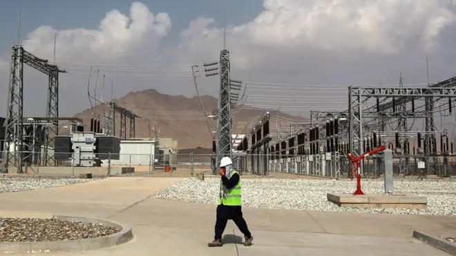 برېښنا شرکت وایي، هڅه کوي ژر تر ژره د کابل او ولایتونو برېښنا بېرته فعاله شي