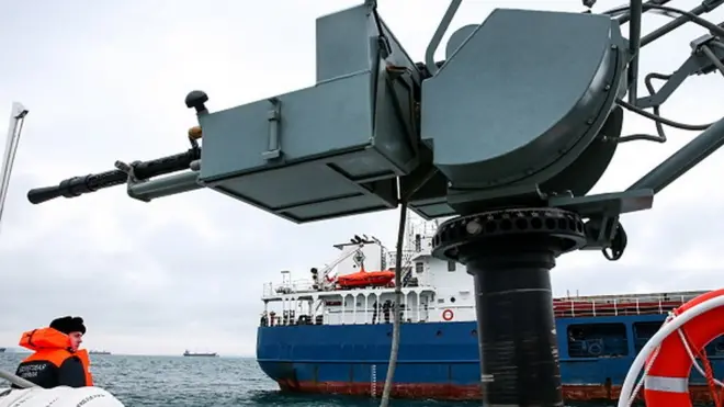 Патрульний катер берегової охорони Прикордонної служби при Федеральній Службі безпеки Росії чергує в Керченській протоці