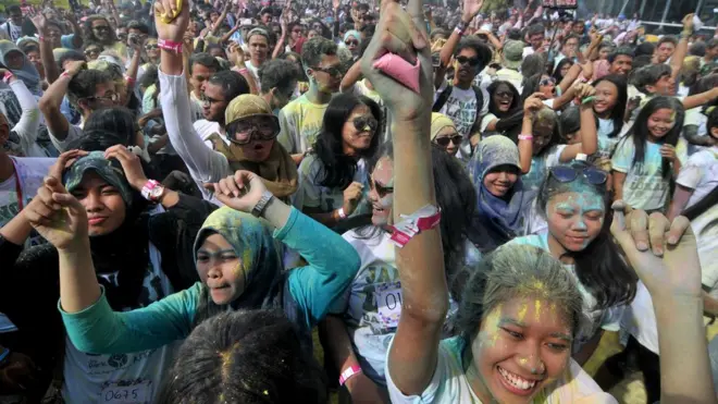 Menteri milenial dianggap mampu menumbuhkan kepercayaan kalangan muda kepada pemerintah. Kelompok ini kini berjumlah ratusan juta orang.