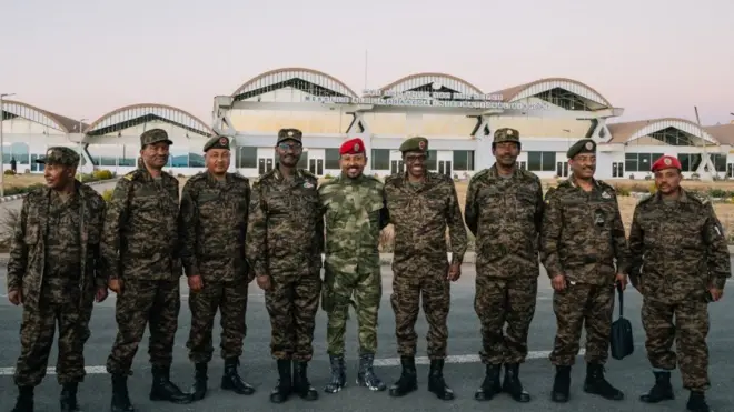 MM Abiy fi janaraalota waraanaa