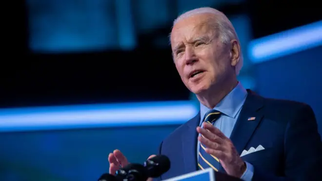 بايدن يقول إن فريقه يواجه "حواجز على الطريق"