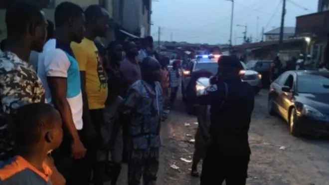 Ọlọ́pàá àti aráàlú