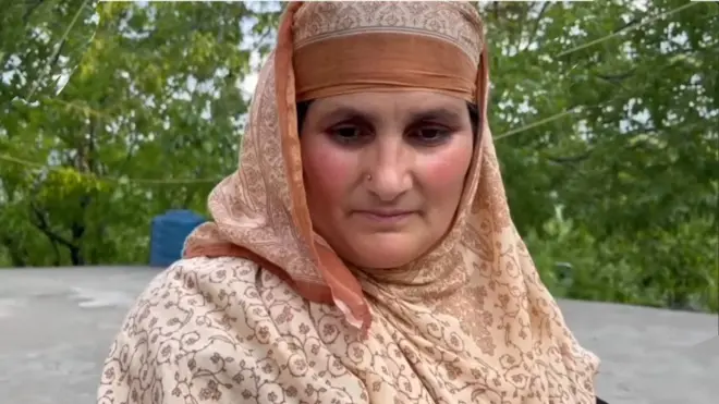 स्थानिक रहिवासी सोबिया यांनी सांगितलं की, "मी स्फोटाचा एक मोठा आवाज ऐकला आणि एक महिन्याच्या बाळाला घेऊन मी तेथून पळाले. मी खूप घाबरले होते."