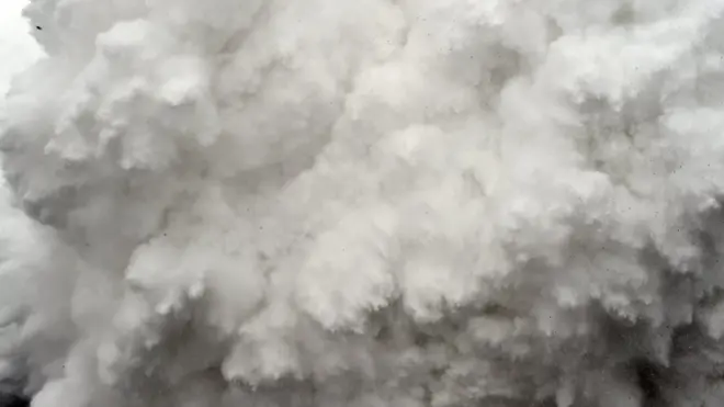 снігова лавина