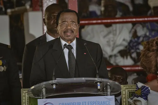 Paul Biya for stage dey give speech