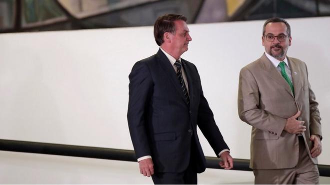 Bolsonaro ao ladodicas sportsbet ioWeintraub