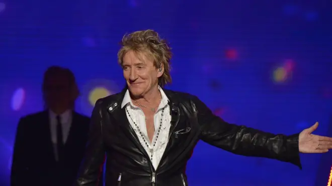 Род Стюарт зараз перебуває у світовому турі