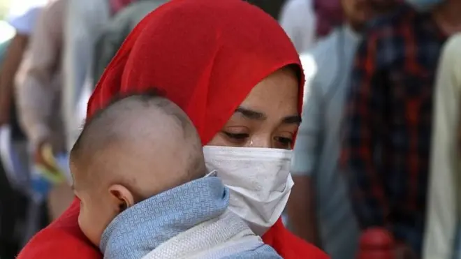 کابل میں ویزے کے لیے آنے والی خاتون