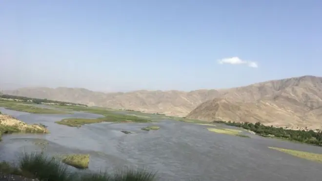 کونړ سیند چې د ننګرهار کامه کې له کابل سره یو ځای کېږي.