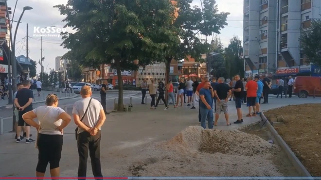 В воскресенье в городе Косовска-Митровица на севере Косово раздалась тревожная сирена