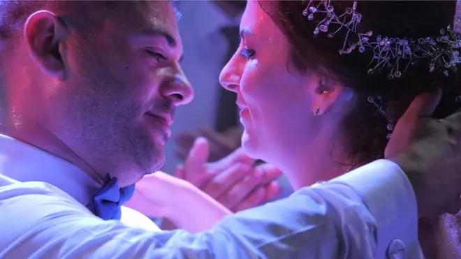 الحب لا يحتاج إلى صوت