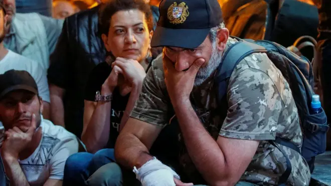 Никол Пашинян призвал провести акцию неповиновения 26 апреля