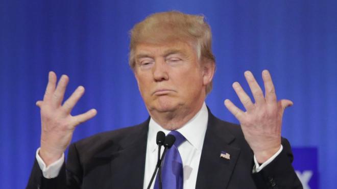 Trump shows the debate audience his hands
