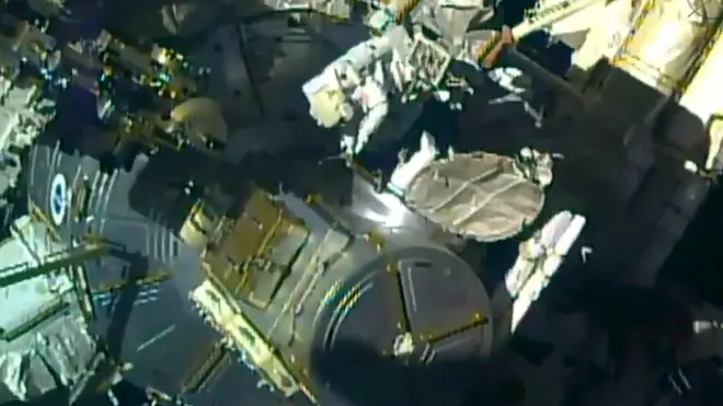 Выход в открытый космос: прямой эфир