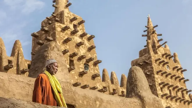 المسجد الكبير في جنيه في مالي