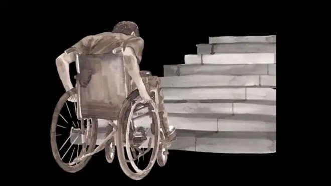 車椅子で機内中央に座れと