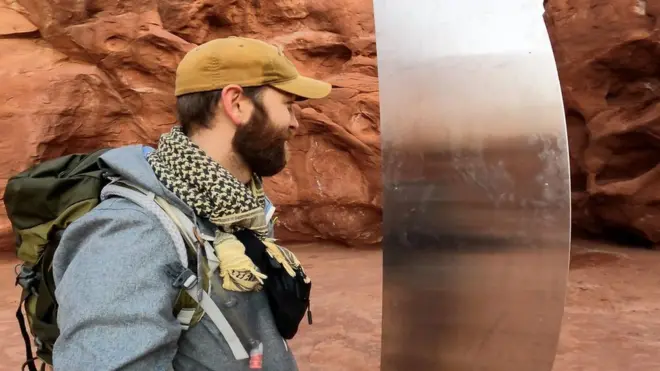 Дэвид Сурбер стал первым, кому удалось самостоятельно найти металлический столб в Красном каньоне