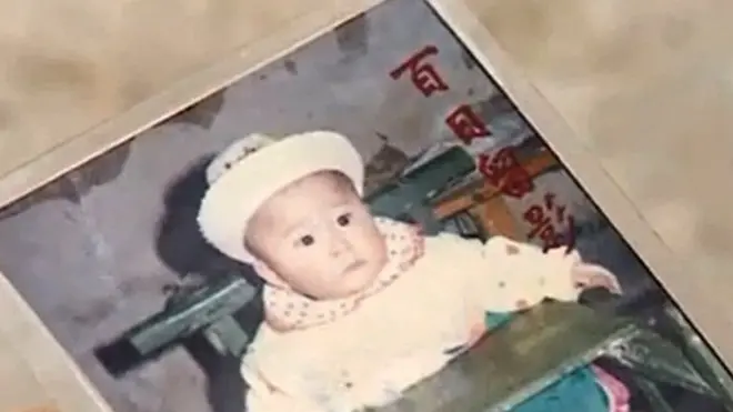 एक बच्ची की फोटो