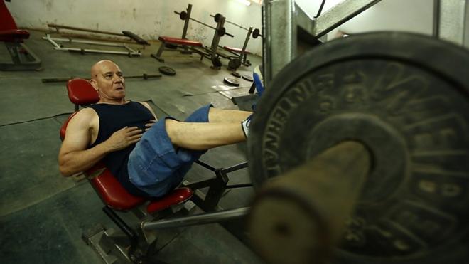 صبحي محمد، عمره 78 عاما لكنه يمارس الرياضة بانتظام ثلاث مرات أسبوعيا.
