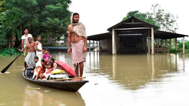 દર વર્ષે ચોમાસામાં ભારત અને નેપાળમાં પૂર આવે છે