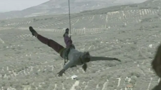 أنجيلا إيتر هي أول امرأة تنجح في تسلق جرف "لابلانتا دي شيفا" في إسبانيا الذي صنف على درجة "9ب" في صعوبة التسلق، مما يجعله واحدا من أصعب مواقع التسلق في العالم