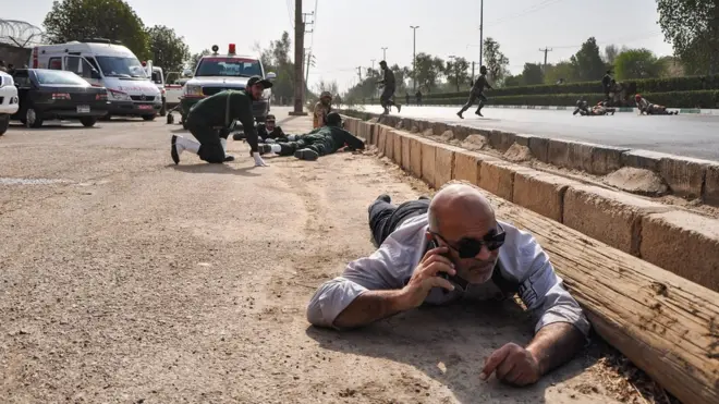 حمله به مراسم رژه در اهواز