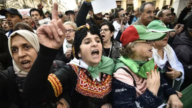 Manifestation du Hirak contre le pouvoir en Algérie