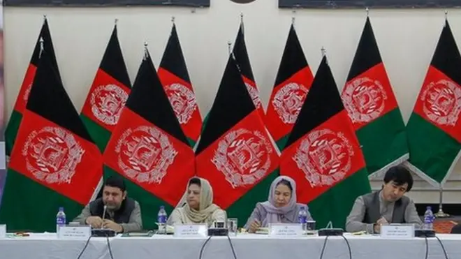 د ټاکنو کمیسیون ویاند ذبیح الله سادات وايي د رایو بیا شمېرل او څېړنه به د ټاکنیزو ټیمونو د څارونکو په حضور کې تر سره شي.