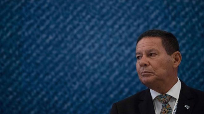 Mourão em evento no dia 2 de abril