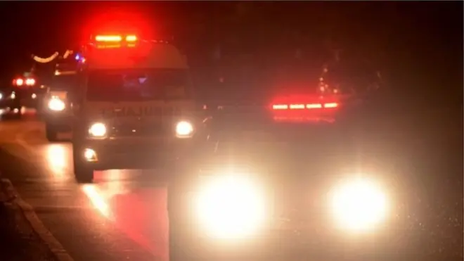 බේරාගත් ළමුන් උතුරු තායිලන්තයේ රෝහලක් වෙත ගෙන යද්දී