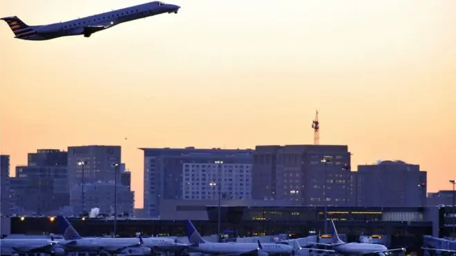 څه ډول امکان لري چې په الوتکه کې د سپرېدو له ویرې خلاص شو؟