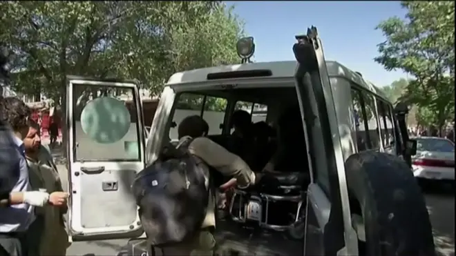 د کابل په وزیر اکبر خان کې سهار نږدې اته بجې او شل دقیقې د درنې چاودنې غږ واورېدل شو.