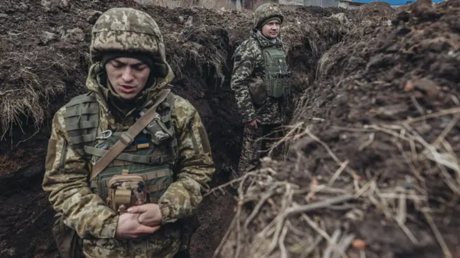 Українські військові у Бахмуті, де тривають запеклі бої