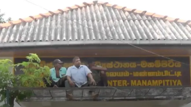 ''ඇමතිතුමනි, කුඹුරු වැඩ කරන ගොවියෝ මඩවන්න එපා.''